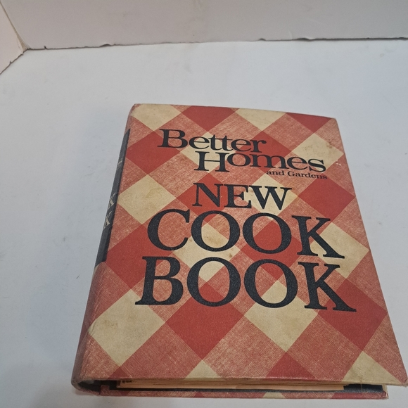 NICE Vintage Better Homes and Gardens New Cookbook Binder 1968/1970 1st/3rd - Picture 2 of 3
